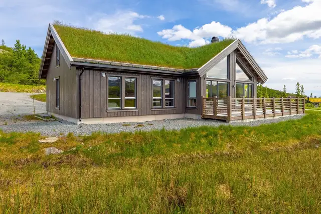 Velkommen til Vardefjellvegen 284 - Flott hytte fra 2022 beliggende på majestetiske og naturskjønne Høgevarde
Foto: Henrik Strømstad