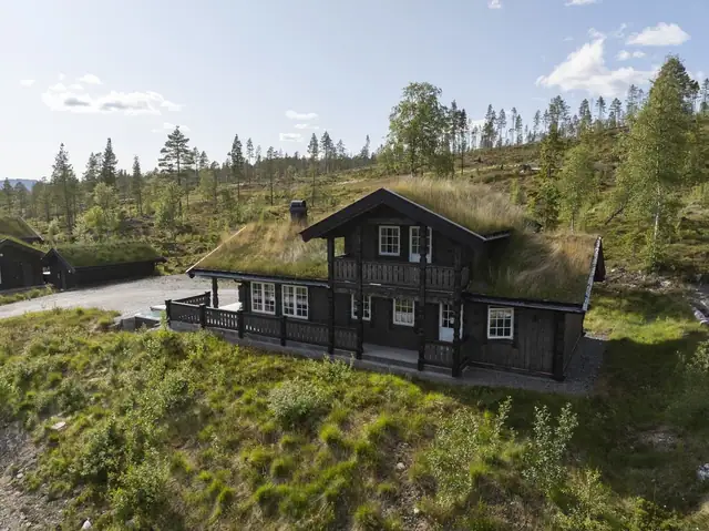 Turuhaugen 13, ligger nærmest alpinbakkene og like nedenfor ligger langrennsløyper, sykkelpark m.m