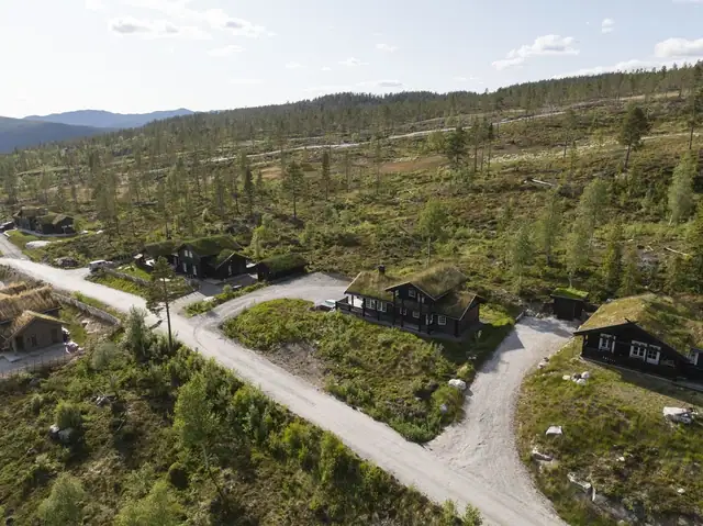 Turuhaugen 13-På toppen av Turuhaugen, i rolig blindvei finner du denne flotte hytta